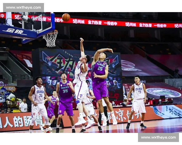 全明星赛激战正酣 热点球员表现抢眼 体育赛事新动向全面解析